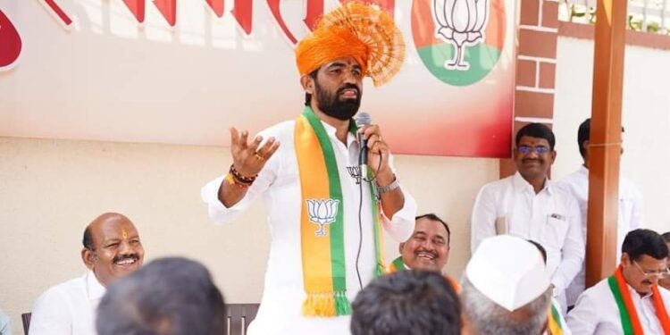 खासदार काय असतो हे आता सोलापूरकरांना दाखवतो ! राम सातपुते यांना मंगळवेढ्यात प्रतिसाद