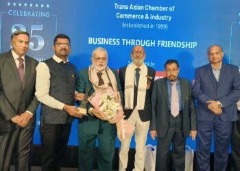 संचारचे मारुती बावडे द पिलर ऑफ हिंदुस्तानी सोसायटीच्या पुरस्काराने सन्मानित 