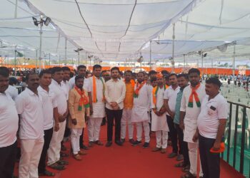 सोलापुरातून मनिष देशमुख यांच्या समवेत युवा मोर्चा कार्यकर्ते नागपुरात दाखल