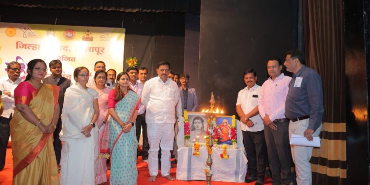 महिला सरपंचांनो, शासनाच्या योजना राबविण्यासाठी तुम्ही पुढाकार घ्या; आम्ही पाठीशी आहोतच! सीईओ मनिषा आव्हाळे यांचा महिला सरपंचांना दिलासा