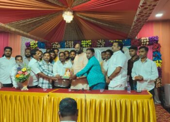 सोलापूरच्या सर्वांगीण विकासासाठी पुणे निवासी सोलापूरच्या युवकांची अमर साबळेंना पसंती