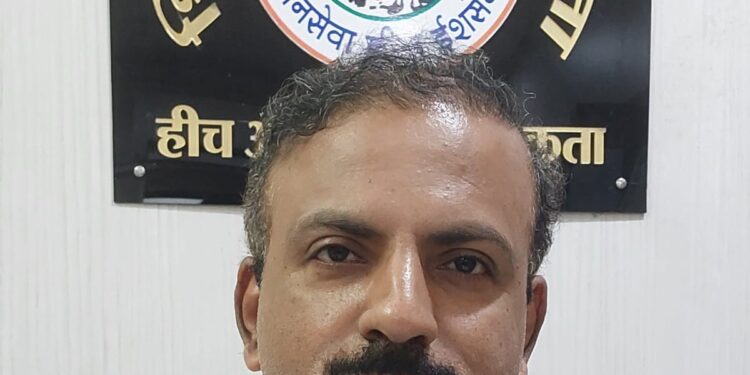 जिल्हा समाज कल्याण अधिकारी सुनील खमितकर निलंबित ; सोलापूर जिल्हा परिषदेत खळबळ