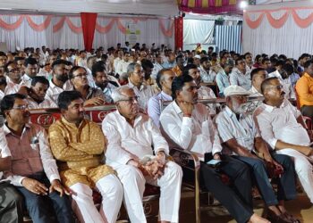 बैठक लोकसभेची, कार्यकर्त्यांनी मागणी केली विधानसभेची ; मालक पुन्हा दक्षिणकडेच या,