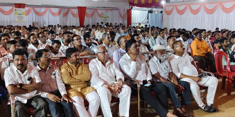 बैठक लोकसभेची, कार्यकर्त्यांनी मागणी केली विधानसभेची ; मालक पुन्हा दक्षिणकडेच या,