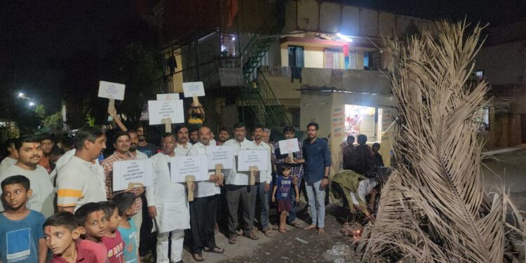 होळी निमित्त हद्दवाढ भागात सुरेश हसापुरे यांच्या नेतृत्वाखाली भाजपच्या अपप्रवृत्तीचे दहन