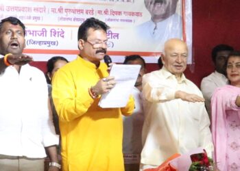 सोलापुरात शिवसेनेने पेटवली मशाल ; प्रणिती शिंदेंसाठी सेना वापरणार ही बूथ यंत्रणा