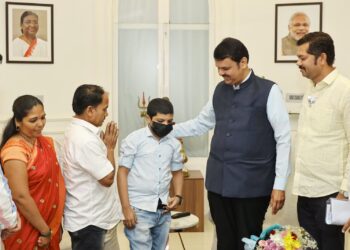 देवेंद्रभाऊंच्या संवेदनशीलतेमुळे ‘ ठाकरेंचा ‘आजार झाला बरा