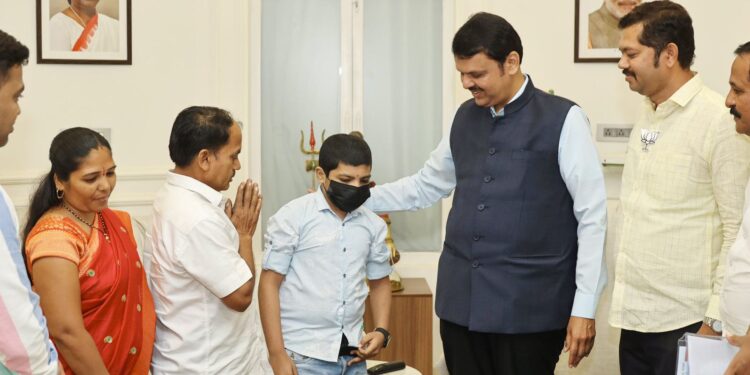 देवेंद्रभाऊंच्या संवेदनशीलतेमुळे ‘ ठाकरेंचा ‘आजार झाला बरा