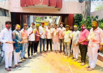 लोकसभेच्या निकालानंतर रंग आमचाच उधळणार ; पाण्याचा अपव्यय टाळण्यासाठी युवक काँग्रेसची कोरडी रंगपंचमी