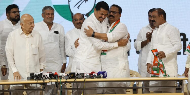 दिलीप माने यांचा भाजपला इशारा ; मुंबईत  काँग्रेस प्रवेशानंतर काय म्हणाले माने….