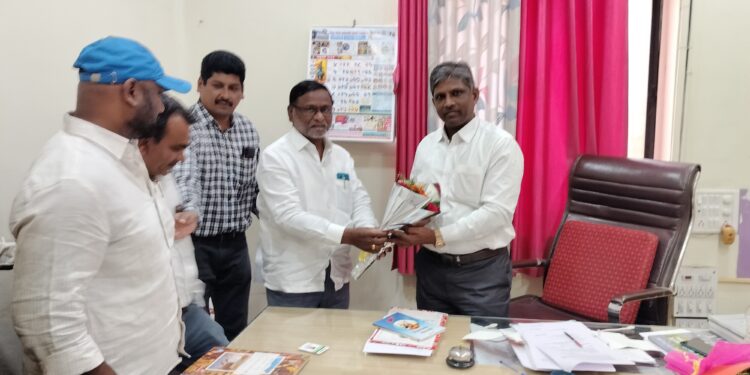 प्राथमिक शिक्षणाधिकारी कादर शेख झाले जॉईन ; तातडीने विभागाला दिल्या या सूचना