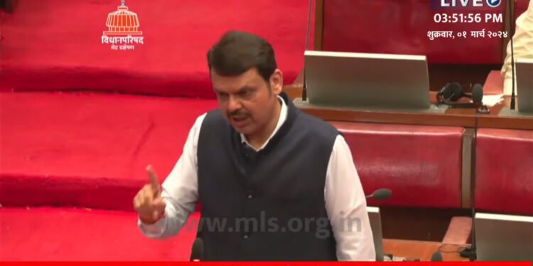 .. तर पोलिसांवर थेट बडतर्फीची कारवाई करेन ; गृहमंत्री देवेंद्र फडणवीस यांचा इशारा