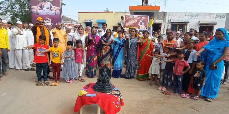 सोलापूरात मराठा समाजाची शिवरायांच्या साक्षीने शपथ ; महायुतीच्या उमेदवाराला मतदान करणार नाही