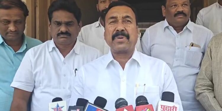 आम्ही भाजपचे काम करणार नाही ; माढ्यातील महायुतीच्या पदाधिकाऱ्यांचे राजीनामे ; रणजितसिंह नाईक निंबाळकरांना पुन्हा उमेदवारीचे पडसाद