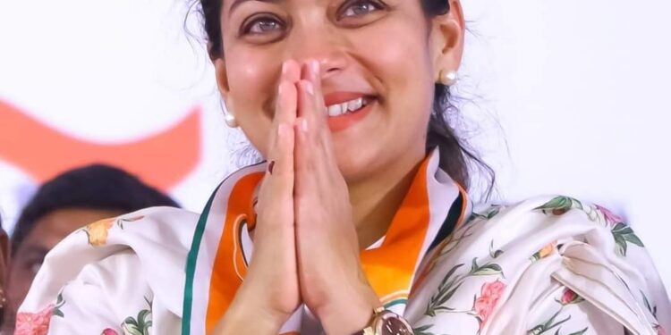 मोहिते पाटील- शिंदे घराण्याचे ऋणानुबंध भाजपच्या रामाला डोकेदुखी  ; आमदार प्रणिती शिंदे यांच्यासाठी मोहिते पाटील ‘प्लस पॉईंट’