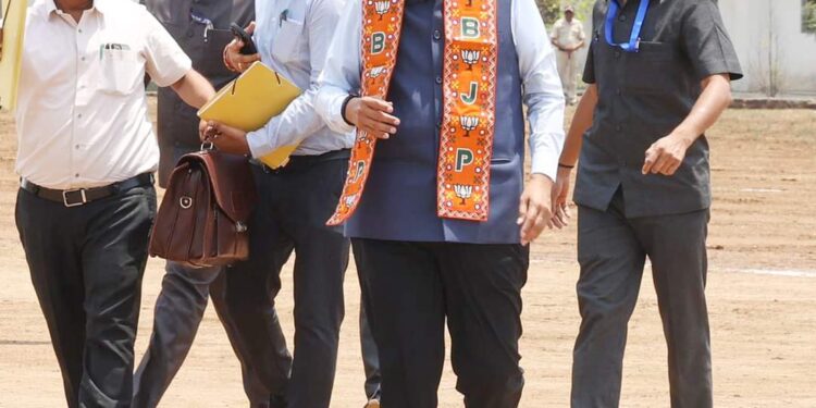 देवेंद्र फडणवीस यांच्या सोलापूर दौऱ्याने भारतीय जनता पार्टीत उत्साह संचारला !