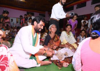 विडी कामगार महिलांचा निर्धार “अब की बार राम भाऊ खासदार” ; भाजयुमो राष्ट्रीय सरचिटणीस रोहित चहल यांनी केले मार्गदर्शन