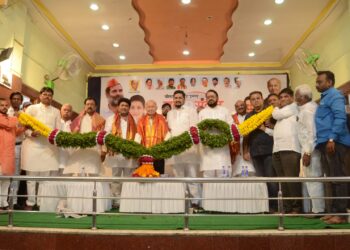 दिल्लीत बसलेल्या व्यक्तीला बेरोजगार करा म्हणजे सर्व युवकांना रोजगार मिळेल ; सुदीप चाकोते यांचा मोदींवर हल्लाबोल