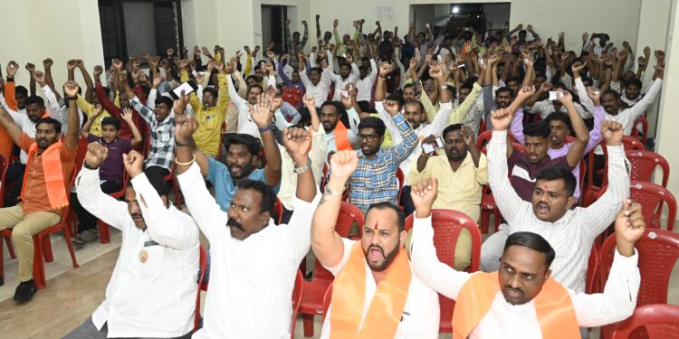 शहर मध्य मधील हिंदू संघटना एकवटल्या ; राम सातपुते यांना मताधिक्य देण्याचा निर्धार