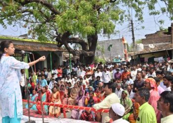 भाजप फक्त आश्वासन देणारी पार्टी ; काँग्रेसच्या प्रणिती शिंदेंचा खोचक टोला ; अक्कलकोटमध्ये प्रचंड प्रतिसाद