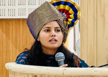 डाॅ. बाबासाहेब आंबेडकरांमुळेच मी सीईओ म्हणून उभी ; झेडपी प्रशासक मनिषा आव्हाळे  ; जिल्हा परिषदेत अभिवादन