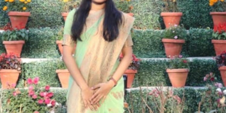 बंजारा समाजाची स्वाती मोहन राठोडने मिळवले यूपीएससी परीक्षेत यश ; देशात या रँकने पास