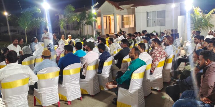 भाई लोग क्या करने का? उम्मीदवार देने का क्या नहीं, एमआयएमने घेतली विचारविनिमय बैठक ; काय ठरलं …