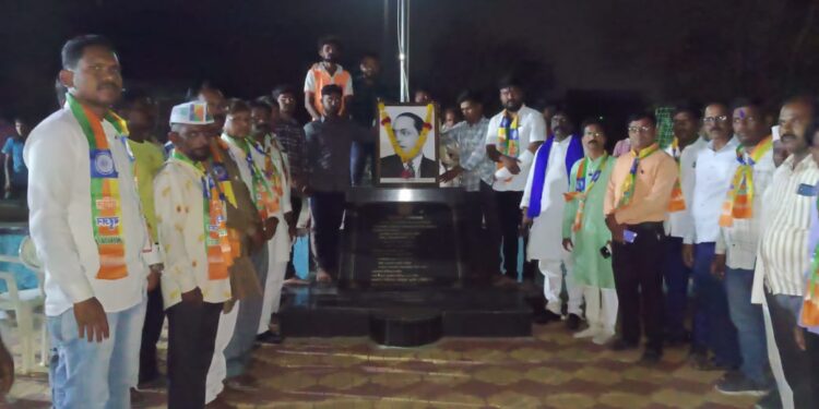 बाबासाहेबांच्या स्पर्शाने पावन विहिरीचे पूजन करून अतिश बनसोडे यांच्या प्रचाराचा शुभारंभ