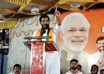 प्रणिती शिंदे, तुम्ही जिल्ह्यात ज्या रस्त्यांनी फिरता ते सर्वच रस्ते मोदींनी बांधले ; राम सातपुते यांनी विकासाचा पाढाच वाचला ; तुम्ही काय केले