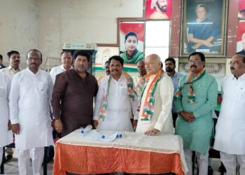 भाजपला अक्कलकोट मतदारसंघात धक्का ; सोलापूर लोकसभा भाजपचे इच्छुक उमेदवार काँग्रेस पक्षात दाखल