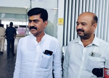 माढयातील शेकापचे बंड शमले ! एडवोकेट सचिन देशमुख यांची निवडणुकीतून माघार