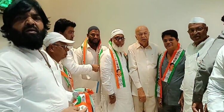 सोलापुरात एमआयएमला धक्का ; पक्षाचे दोन मोठे नेते काँग्रेस पक्षात दाखल