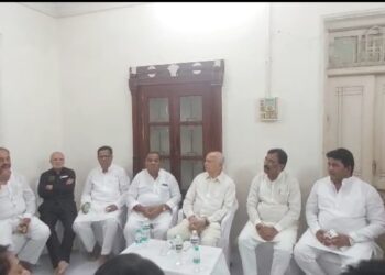 सोलापुरात महाविकास आघाडीची वज्रमूठ ; माजी मंत्री सिद्धाराम म्हेत्रेंच्या वाढदिनी जुळला योग ; साहेबांना विश्वास चमत्कार घडेल