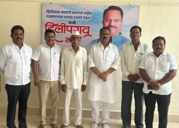 आमदार सुभाष देशमुख गटाला धक्का ; सरपंच व उपसरपंच दिलीप मानेंच्या नेतृत्वात काँग्रेस पक्षात