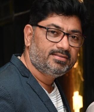 सोलापूरचे व्यंगचित्रकार उन्मेष शहाणे यांचा अमित ठाकरे यांच्या हस्ते होणार सत्कार !