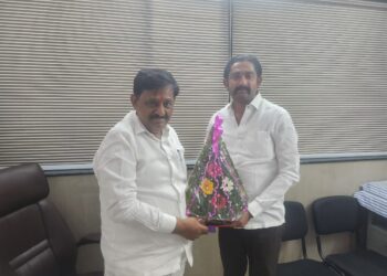 आ. सुभाष देशमुखांनी घेतली बंजारा नेते युवराज राठोड यांची भेट ;  काय झाली चर्चा 