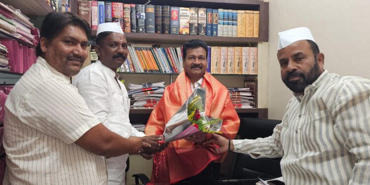 लोकशासन पार्टीकडून ऍड. संतोष न्हावकर यांचा सत्कार