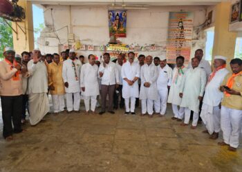 माने, हसापूरे, शेळके, मिस्त्री एकत्रित दौरा ; दक्षिण मधून प्रणिती शिंदेंना 25 हजाराचा लीड देणार