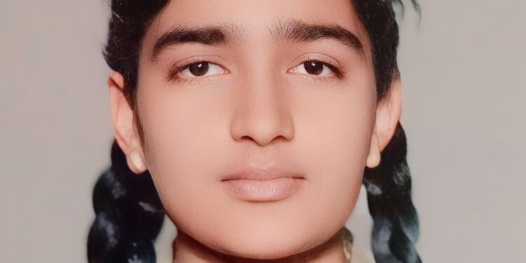 सोलापूरच्या कासेगावची लेक राज्यात संस्कृत मध्ये नंबर ‘एक ‘ ; हिना तांबोळी हिचे यश