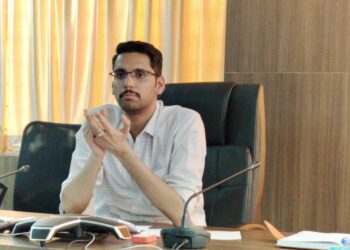 सोलापूरचे जिल्हाधिकारी कुमार आशीर्वाद यांचे तातडीचे आवाहन ; नागरिकांनों…….