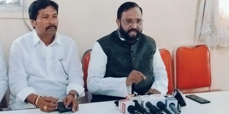 काँग्रेसकडून मिनी संविधान करण्याचा प्रयत्न झाला होता ; भाजपच्या अमर साबळे यांचा आरोप