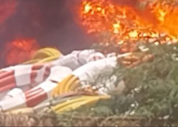 होम मैदानावर जळालेल्या स्मार्ट सिटीच्या पाईपला भोगाव जवळ पुन्हा आग