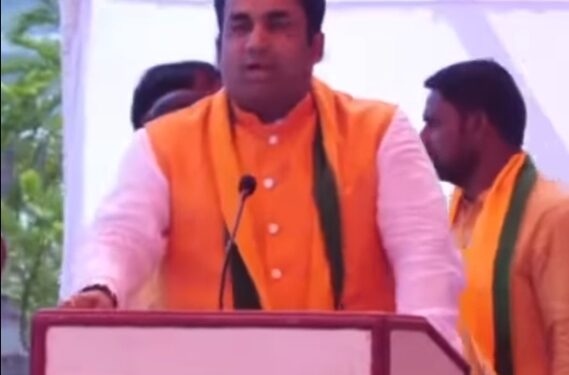 सोलापुरात देवेंद्र कोठे यांच्यावर गुन्हा दाखल ; ते भडक भाषण आले अंगलट