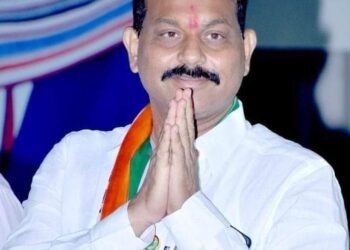 पचका झाला रे….! माढा -करमाळ्यात आमदार शिंदे बंधू बॅकफूटवर  ; संजयमामा आता तरी स्थिर व्हा