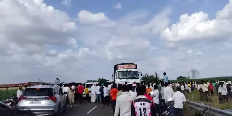 भीषण अपघातात सहा मजूर महीला जागीच ठार ; सोलापूर जिल्ह्यातील इथली घटना