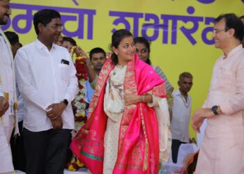 प्रणिती शिंदेंसमोर महादेव कोगनुरे यांचे शक्तीप्रदर्शन ; लोकसभेत साथ दिली भविष्यात साथ देण्याचा प्रणितींचा शब्द