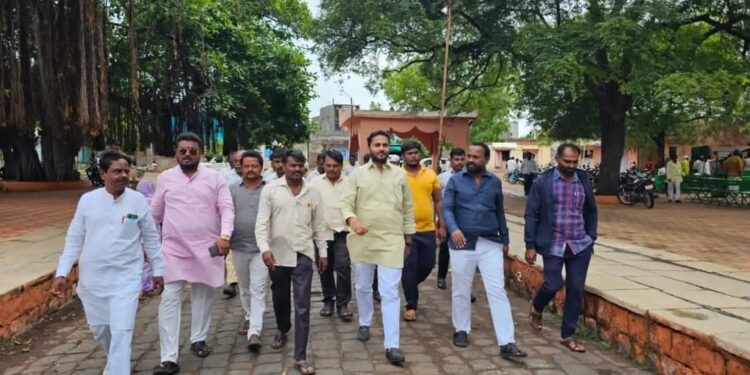 दक्षिण मध्ये शिवसेनेच्या पाटलाची चर्चा ; विधानसभेची मोर्चेबांधणी, भावी आमदाराच्या पोस्टरने वेधले लक्ष