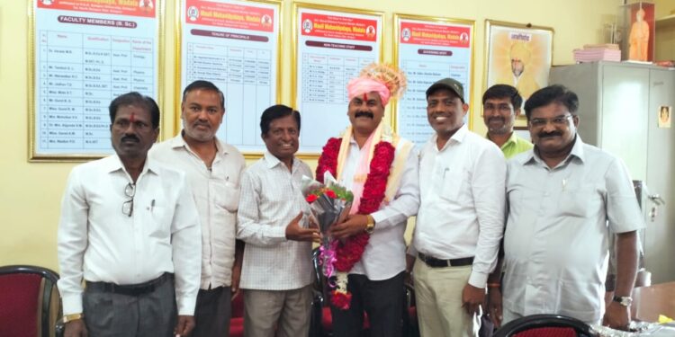 जितेंद्र साठे यांचा वाढदिवस विविध उपक्रमांनी साजरा ; २११ रक्तदात्यांनी केले रक्तदान