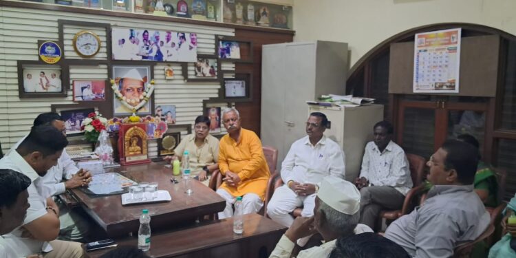 सोलापूरचे काँग्रेस कार्यकर्ते टाकणार श्रेष्ठींवर दबाव ;  शहर उत्तर आपलाच, या नेत्याने घेतला पुढाकार