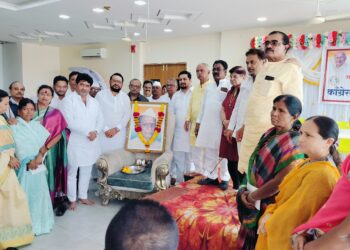 सोलापुरात शहर उत्तरसाठी काँग्रेसचा राष्ट्रवादी विरोधात नारळ फुटला ; शहराध्यक्षांची कार्यकर्त्यांना तंबी